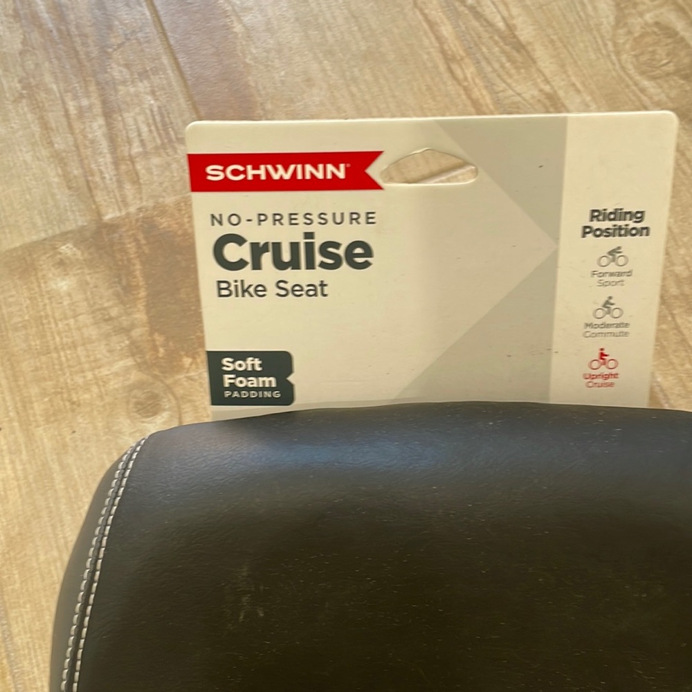 Schwinn No-Pressure Cruise Bike Seat